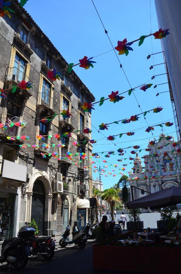 Tre Stelle Al Duomo Panzió Catania-Fontanarossai nemzetközi repülőtér Kültér fotó