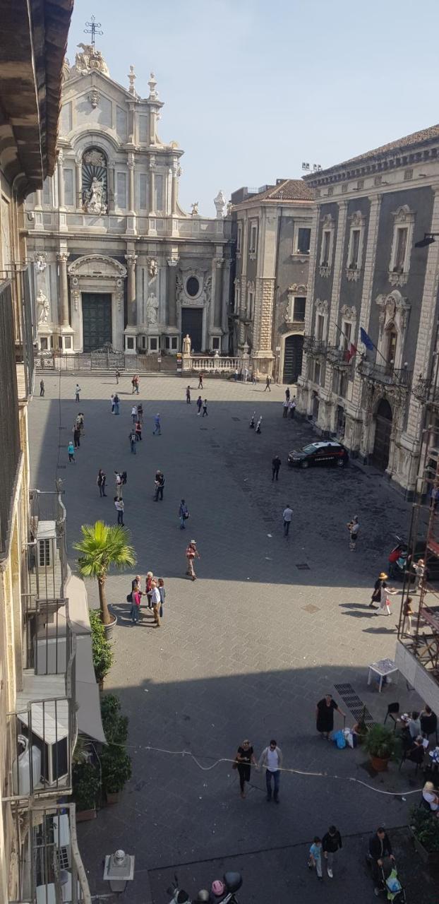 Tre Stelle Al Duomo Panzió Catania-Fontanarossai nemzetközi repülőtér Kültér fotó