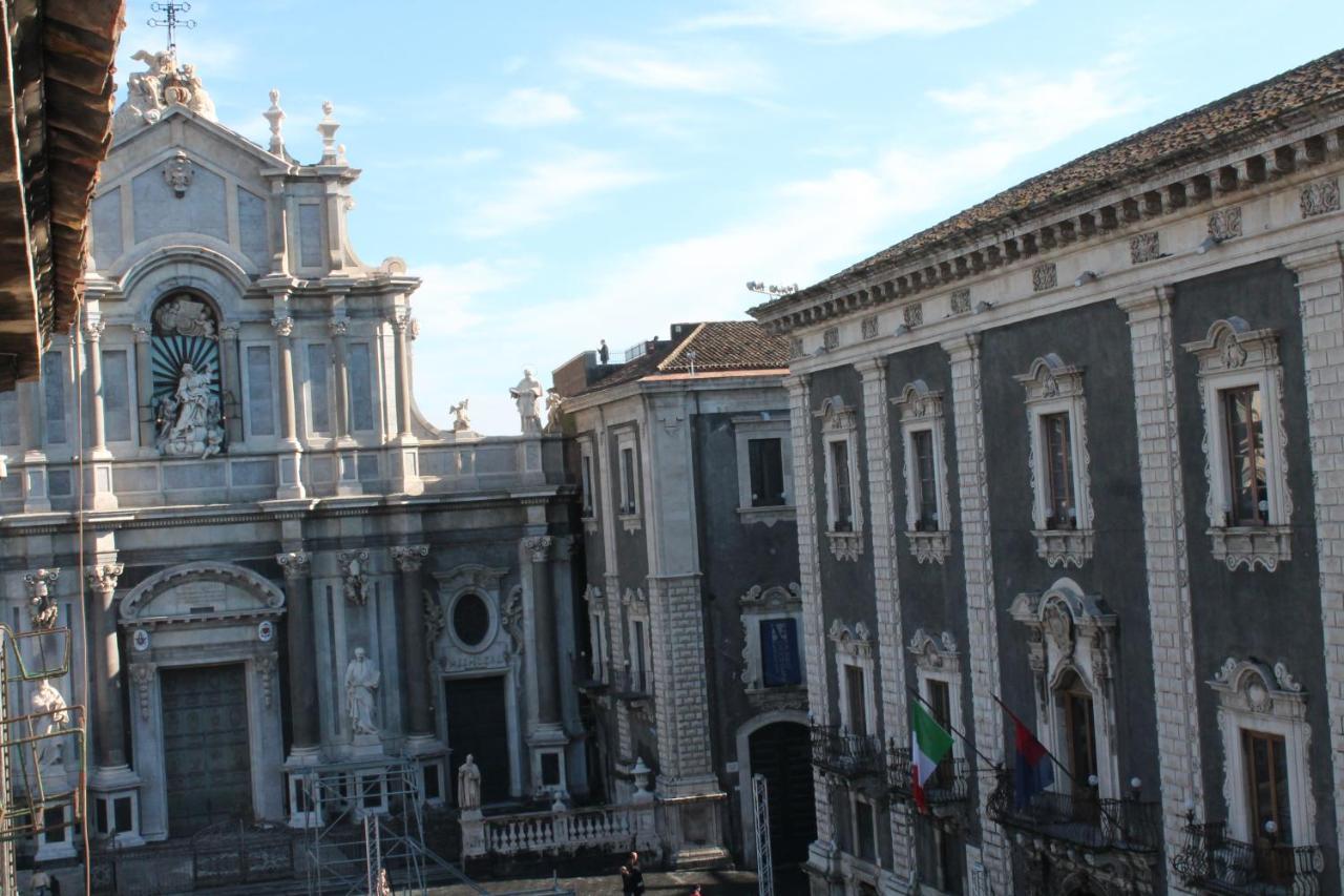 Tre Stelle Al Duomo Panzió Catania-Fontanarossai nemzetközi repülőtér Kültér fotó
